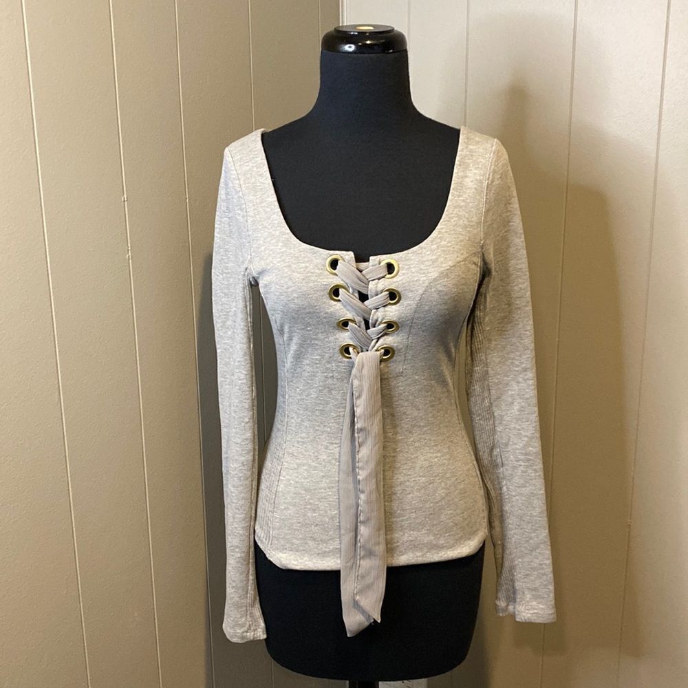Free People Women’s Extra Small Gray Tie Up Neck Looking Back Long Sleeve Top - Picture 2 of 8